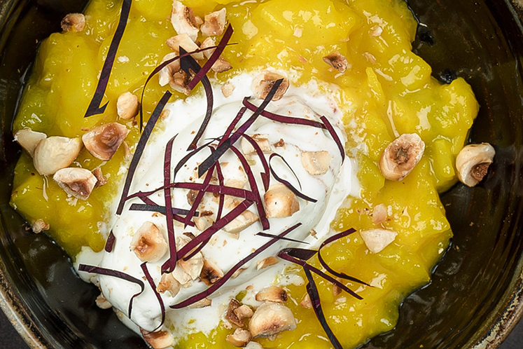 Compote van peer met gember en kurkuma