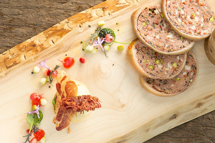 Zampone met pulled pork en appel