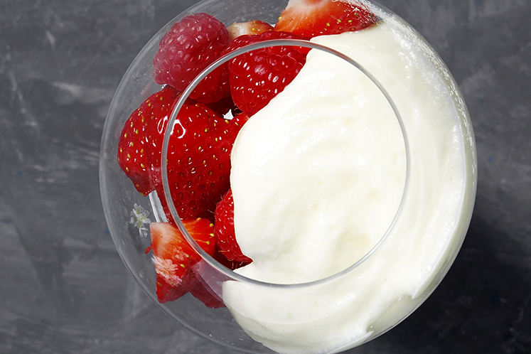 Warme espuma van witte chocolade en yuzu