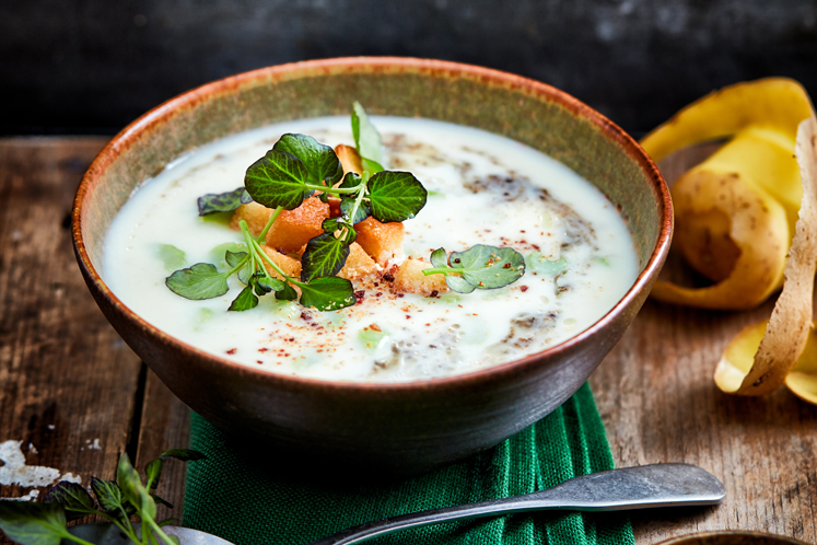Aardappel truffel soep met bleekselderij