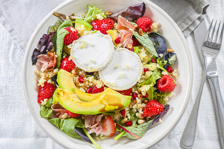 Couscoussalade met Bettine blanc, avocado en rood fruit