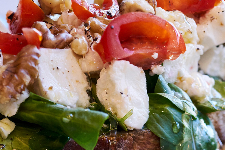 B'rustiek brood met feta & tomaat