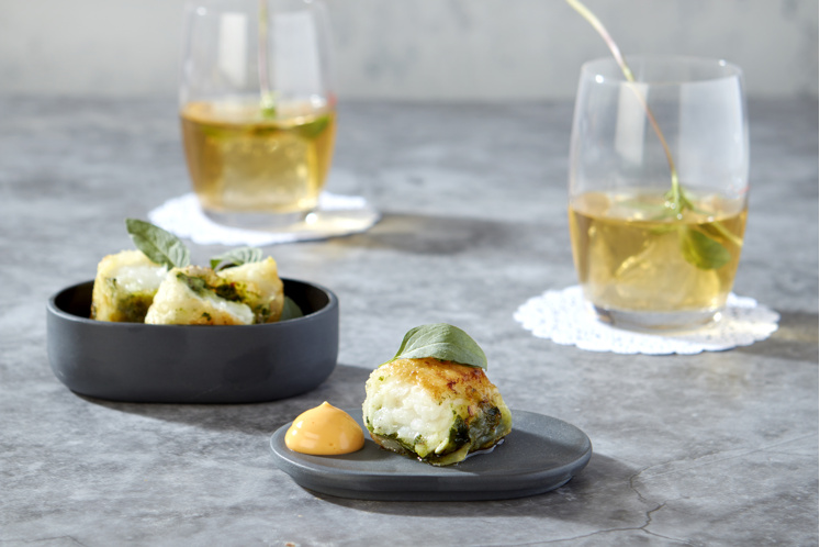 Tapa met witvis, sesam, koriander & Thaise basilicum