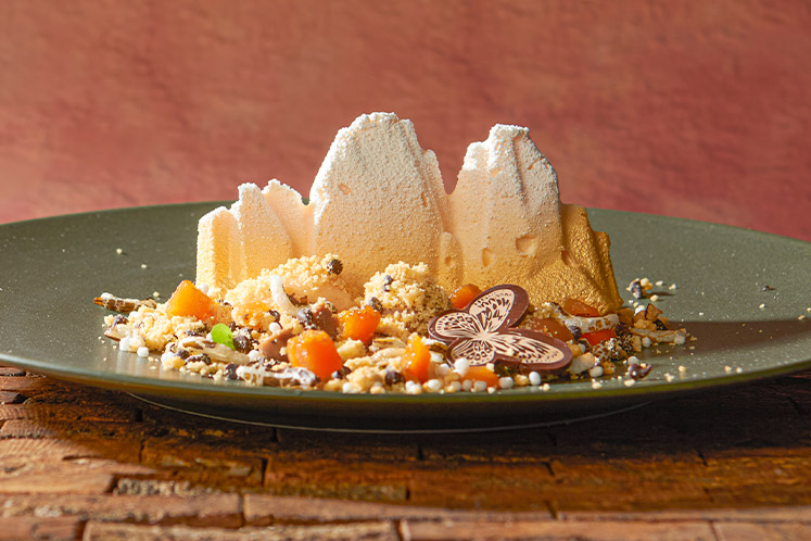 Structuren van pompoen met een crumble van gezouten karamel