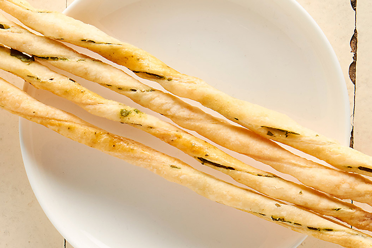 Blätterteigstangen mit Kresse