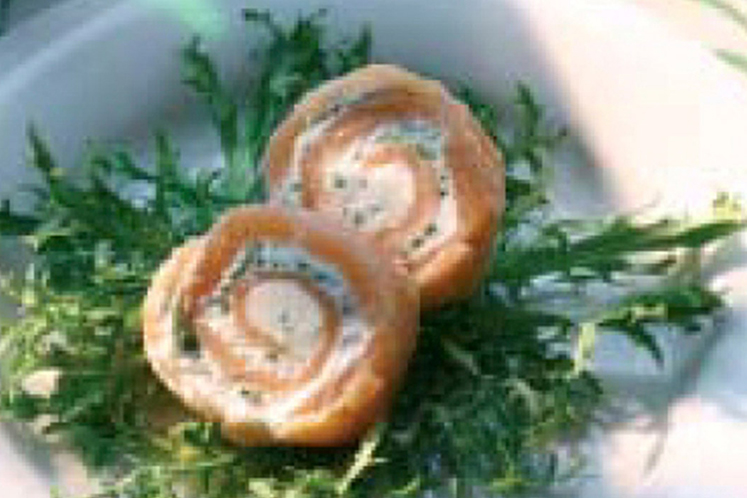 Zalmrolletjes met aspergecrème