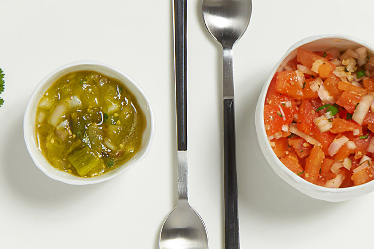 Salsa verde & Pico de gallo salade