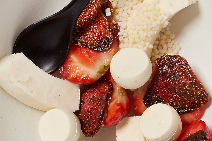 Panna cotta à la fraise, infusée au Licor 43