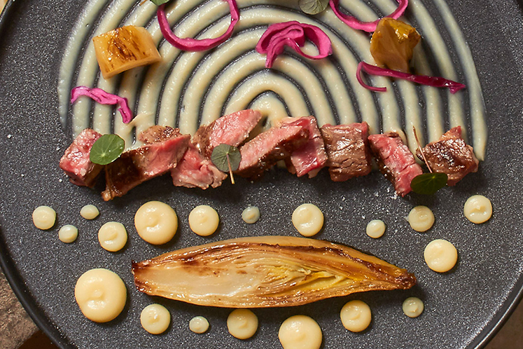 Bavette met pastinaak en witlof