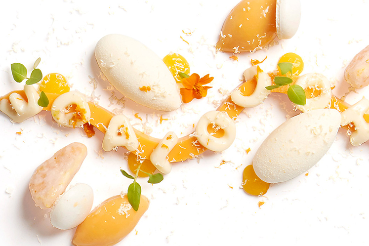 Structuren van mandarijn en witte chocolade