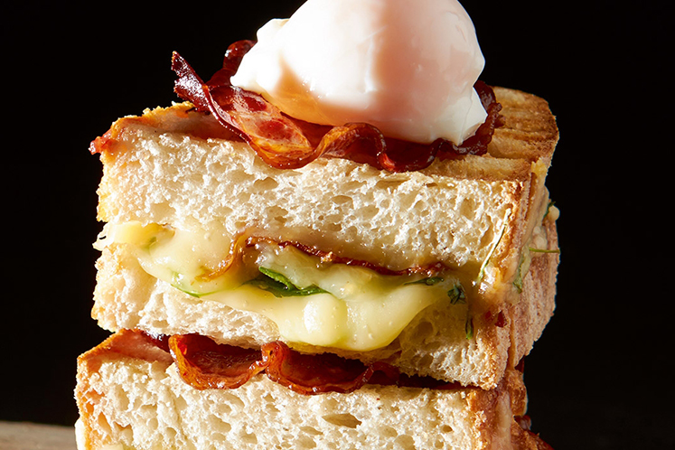 Tasty Tosti: spek, rucola, oude kaas en ei