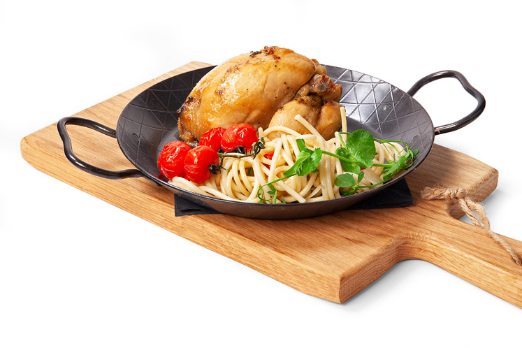 Poussin spaghetti gegrilde tomaten