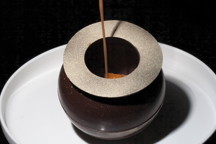 Chocolade dôme dessert