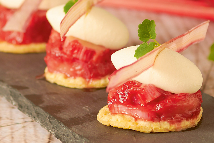 Tarte tatin van rabarber