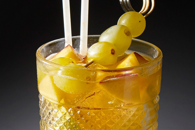 Witte sangria met priklimonade