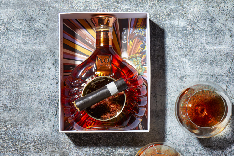 Sigaar van pure chocolade gevuld met vijgen, Roquefort en portstroop