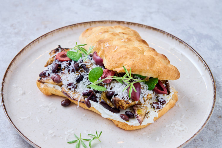 Aubergine-Parmezaan Schiacciata