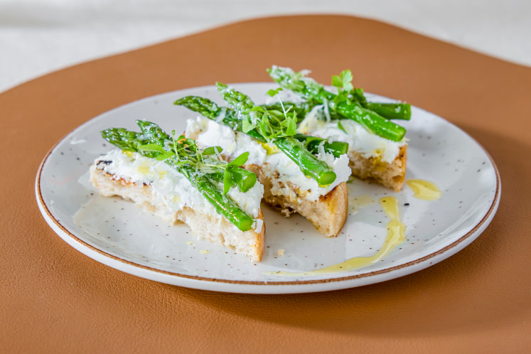 Bruschetta Asperge en Pecorino