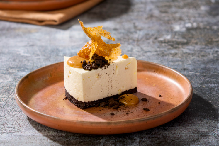 Yuzu cheesecake met bodem van Oreo en miso