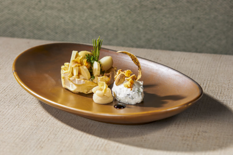 Filo-krokant met gefermenteerde groenten en yoghurt-notencrème