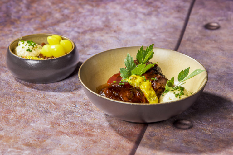 Gestoofde runderschenkel met ‘Captains dinner-garnituur’