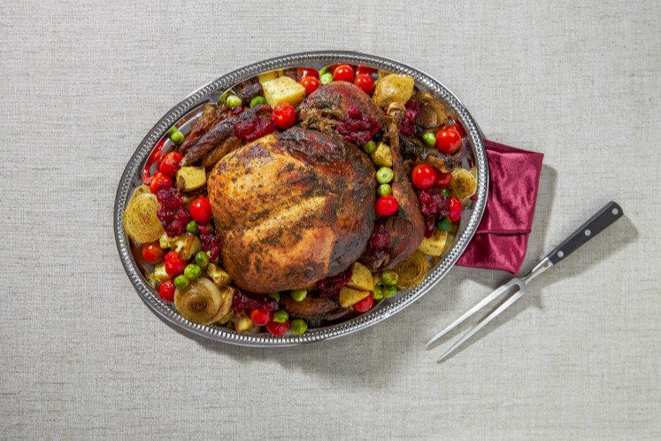 Gevulde kalkoen met champignons, rozijnen en abrikozen