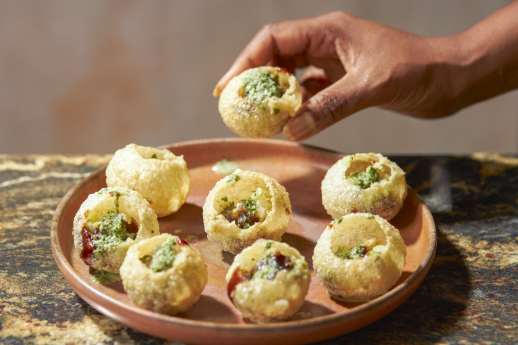 Pani Puri met kruidige aardappelvulling