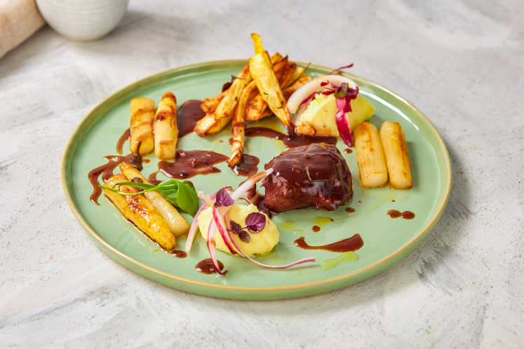 Kalfswang met rode wijn en salie