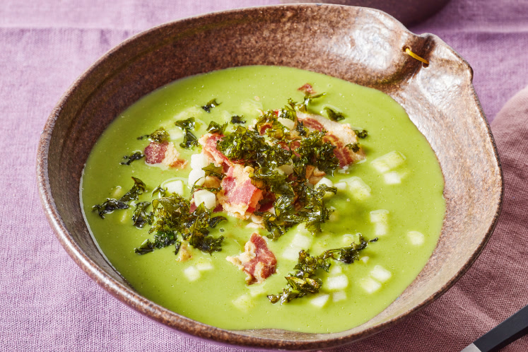 Boerenkoolsoep met pancetta en gefrituurde boerenkool