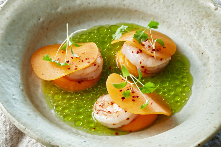 Pompoen curry met gamba’s en koriander
