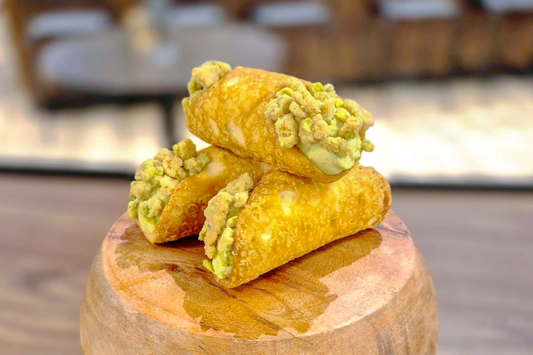 Matcha white chocolate cannoli