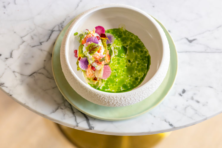 Millefeuille van little gem met tartaar van buratta