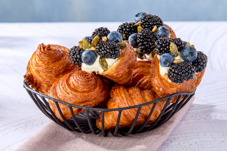Croissant met banketbakkersroom en namelaka