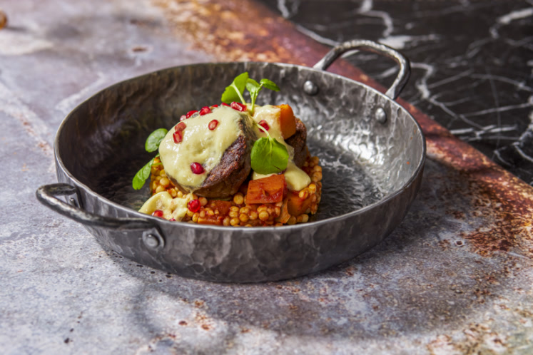 Pulled hert op couscous met vadouvanschuim