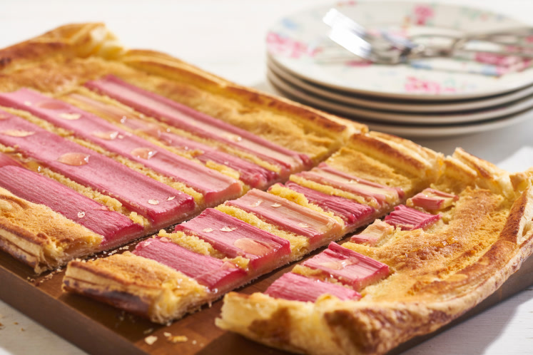 Rabarber plaattaart met frangipane