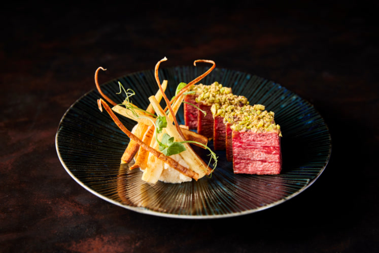 Redefine Meat biefstuk met pistache crumble