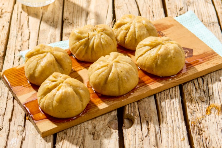 Smokey barbecue chicken buns