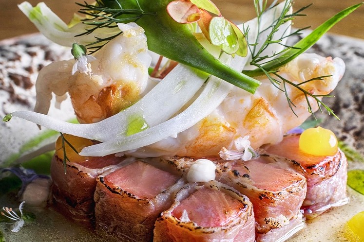 Südtiroler Speck BGA met watermeloen, langoustines en heldere tomatenbouillon