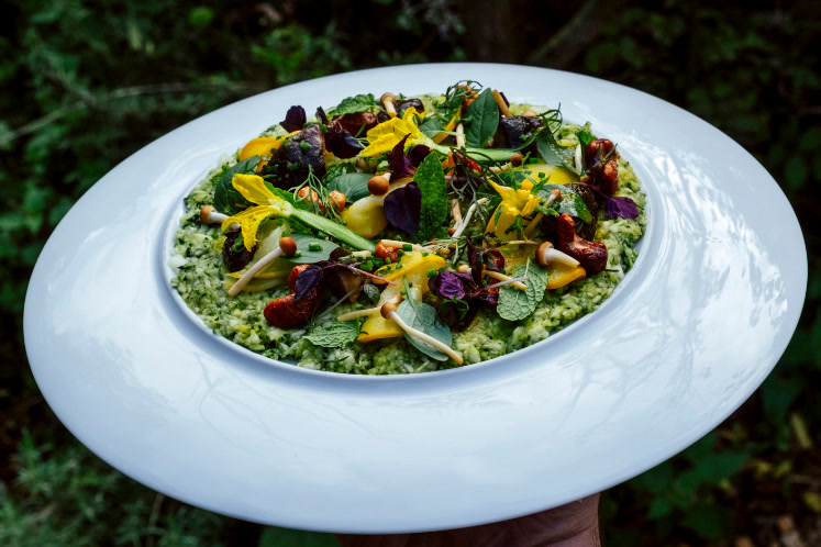Vietnamese courgette salade met zoetzure shiitake en zoetzure gele courgette