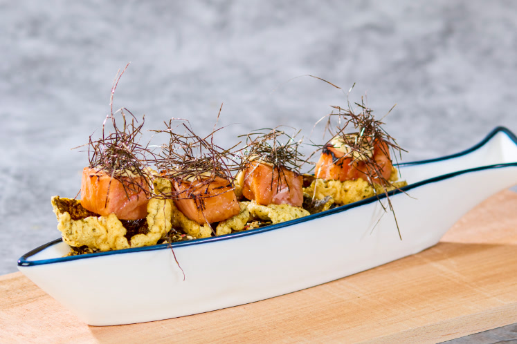 Zalm uit witte ponzu & pikante mayonaise