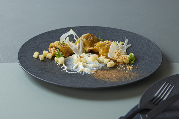 Ravioli rundernek knolselderij dragon pangrattato