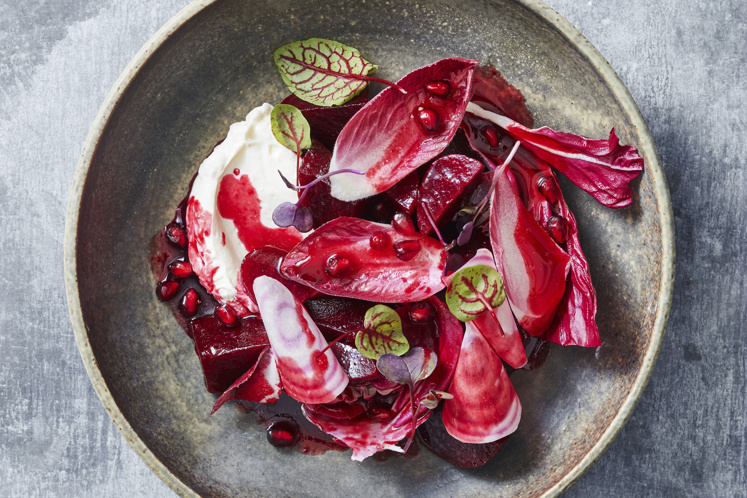 Gemarineerde bietjes met hangop en gerookte bieten vinaigrette