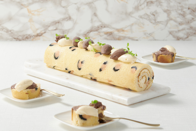 Panter biscuitrol met mascarponeroom en chocoladeroomijs