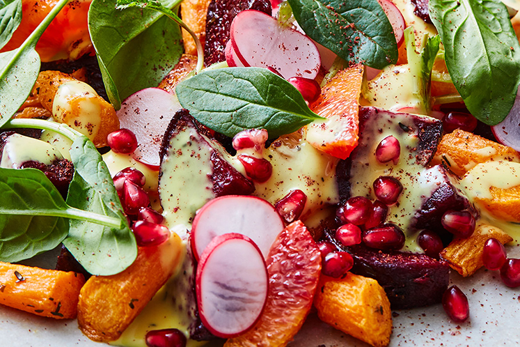 Geroosterde bieten en bospeen salade