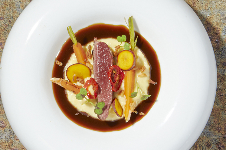 Eendenborst, knolselderij, miso en sambai