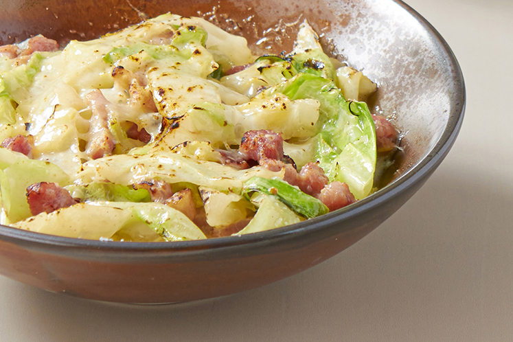 Witte kool met spek en Parmezaanse kaas