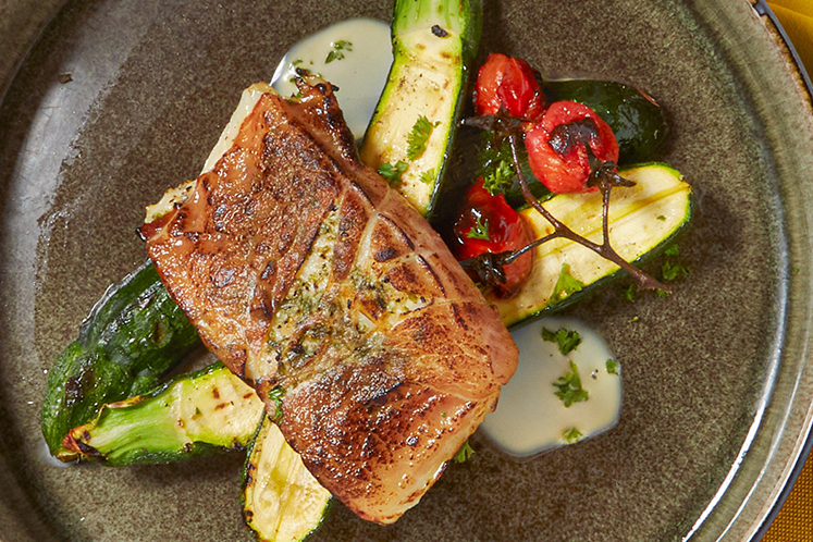 Kabeljauw met coburgerham en daslook